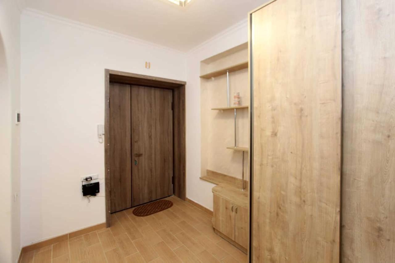 Sunny Apartment In The Center 예레반 외부 사진